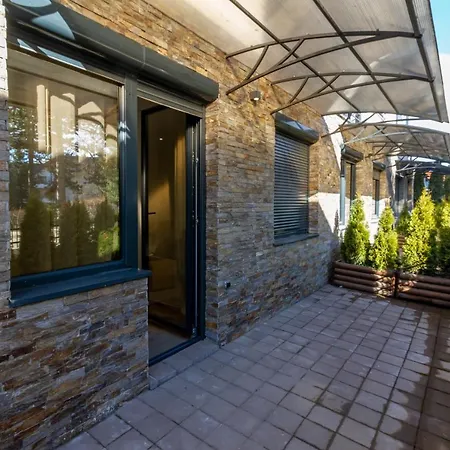 Binis * 兹拉蒂博尔