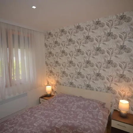 Apartment Binis