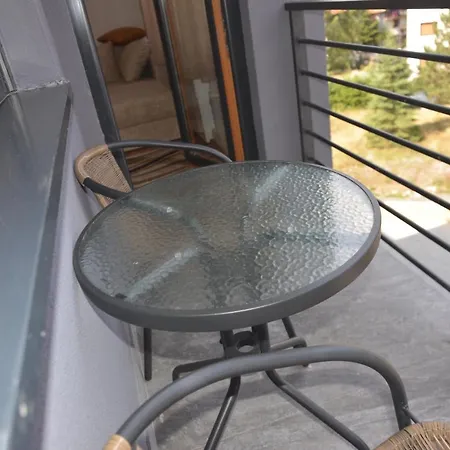 Binis Apartment *