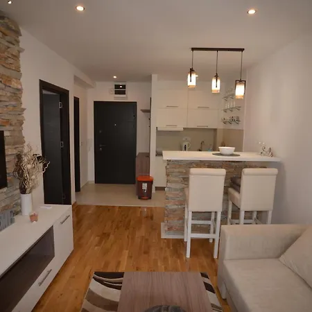 Binis Apartment